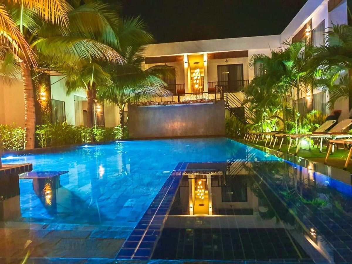 Central Corner Suite Siem Reap Exteriör bild